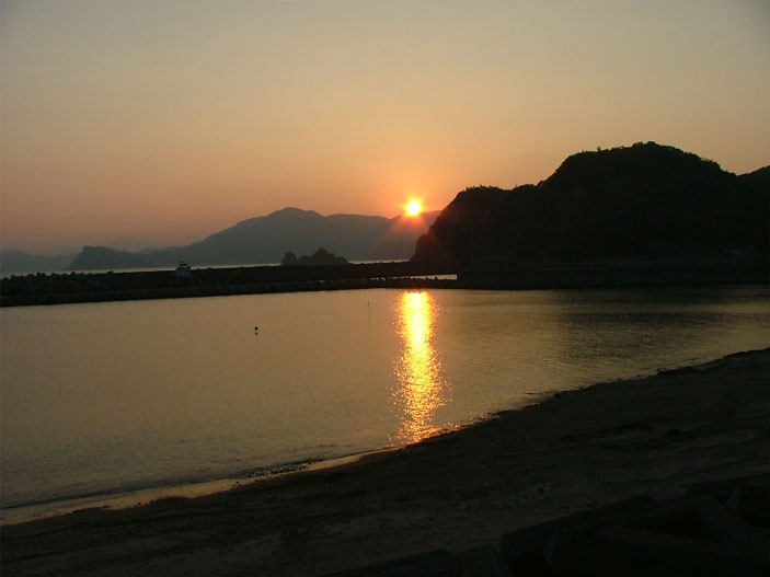 江石の夕日